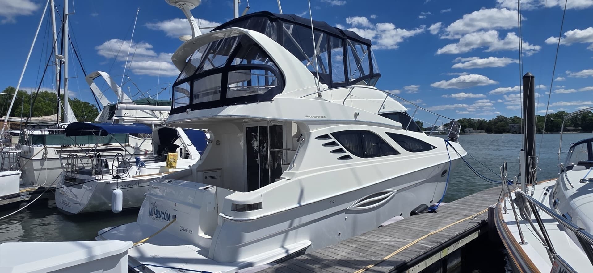 2006 Silverton 38 Sport Bridge - Image 2