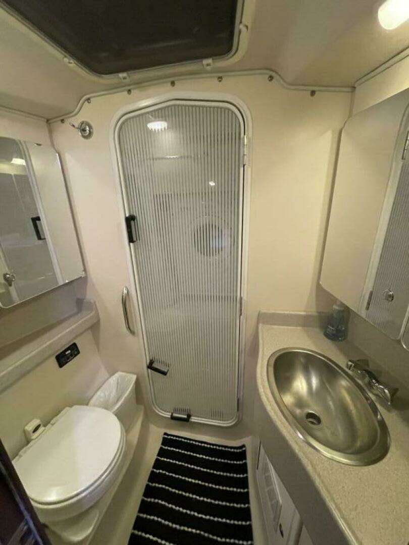 2005 Catalina 470 - Image 24