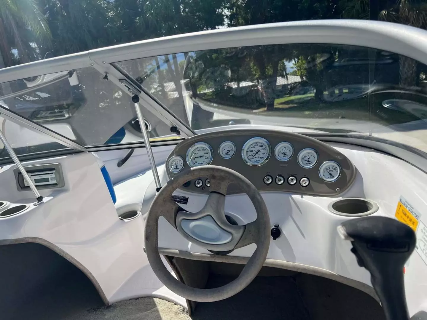 2005 Tahoe T18 Ski Boat - Image 9