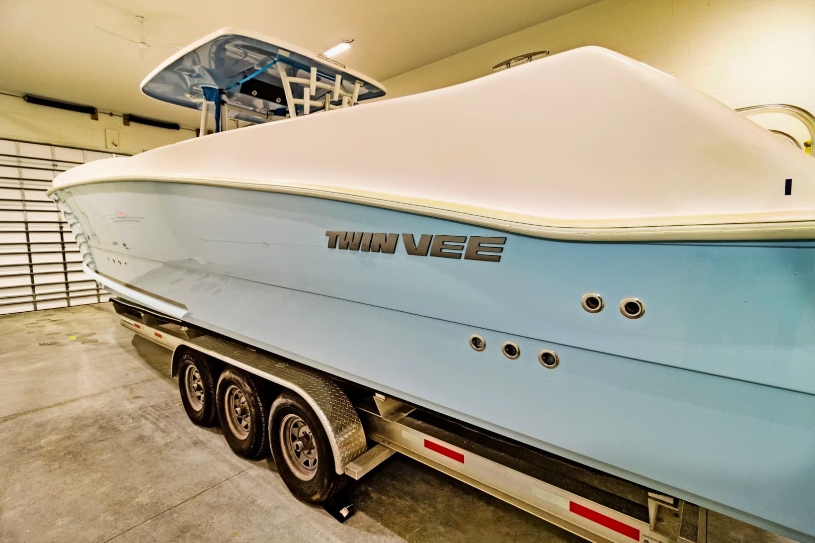 2023 Twin Vee 340 GFX - Image 5