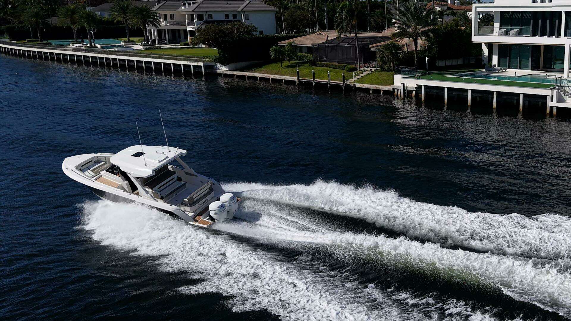 2023 Tiara Yachts 34LS - Image 10