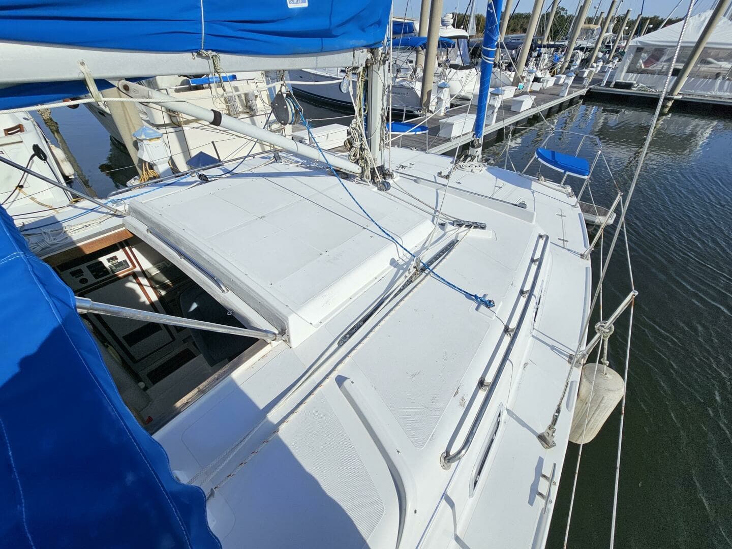 1992 Endeavour Catamaran 30 - Image 18