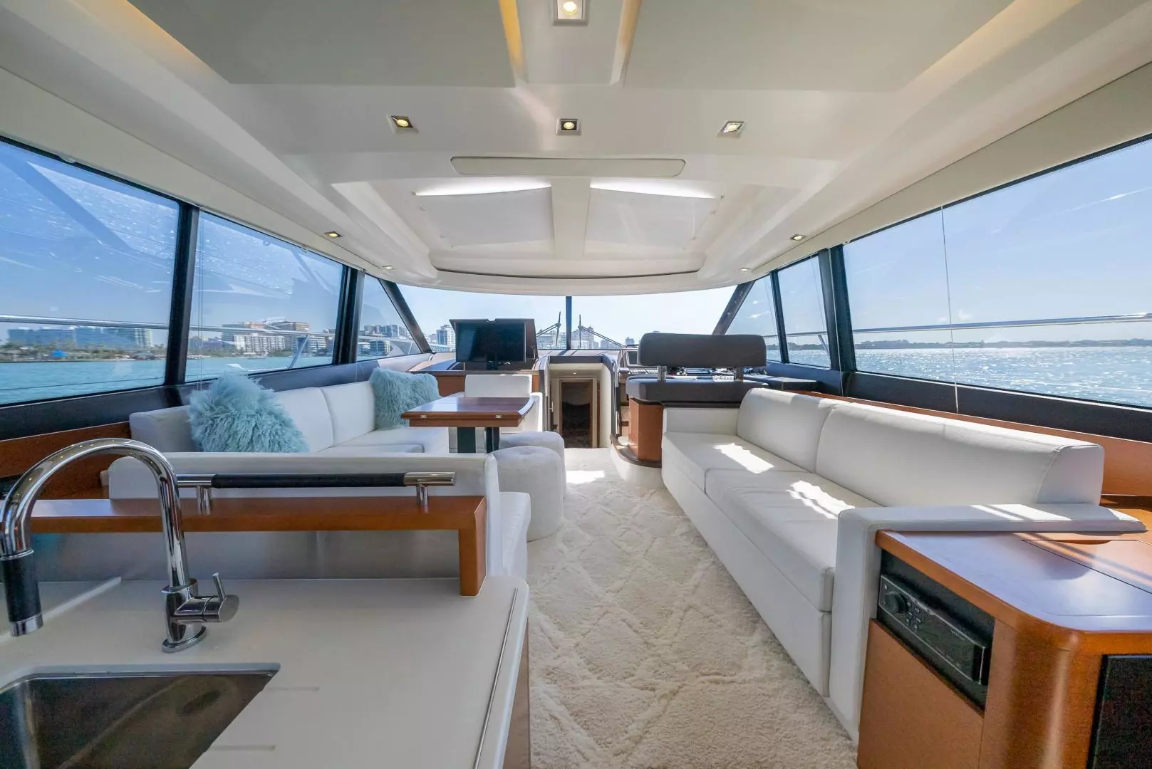2016 Prestige 550 S - Image 26