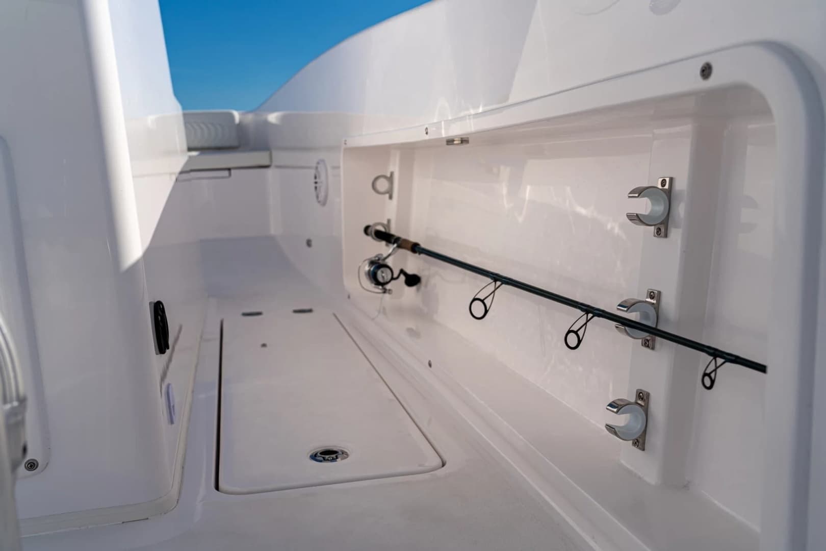 2026 Twin Vee 260 STX CC - Image 9