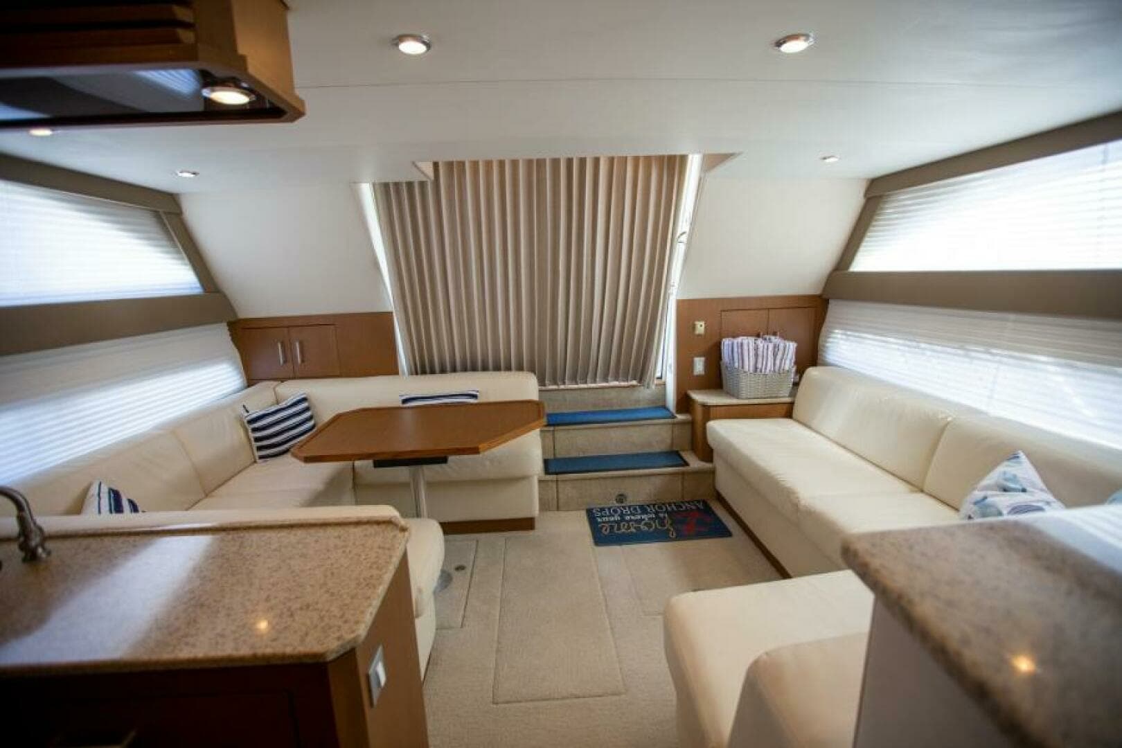 2012 Carver Sojourn - Image 24