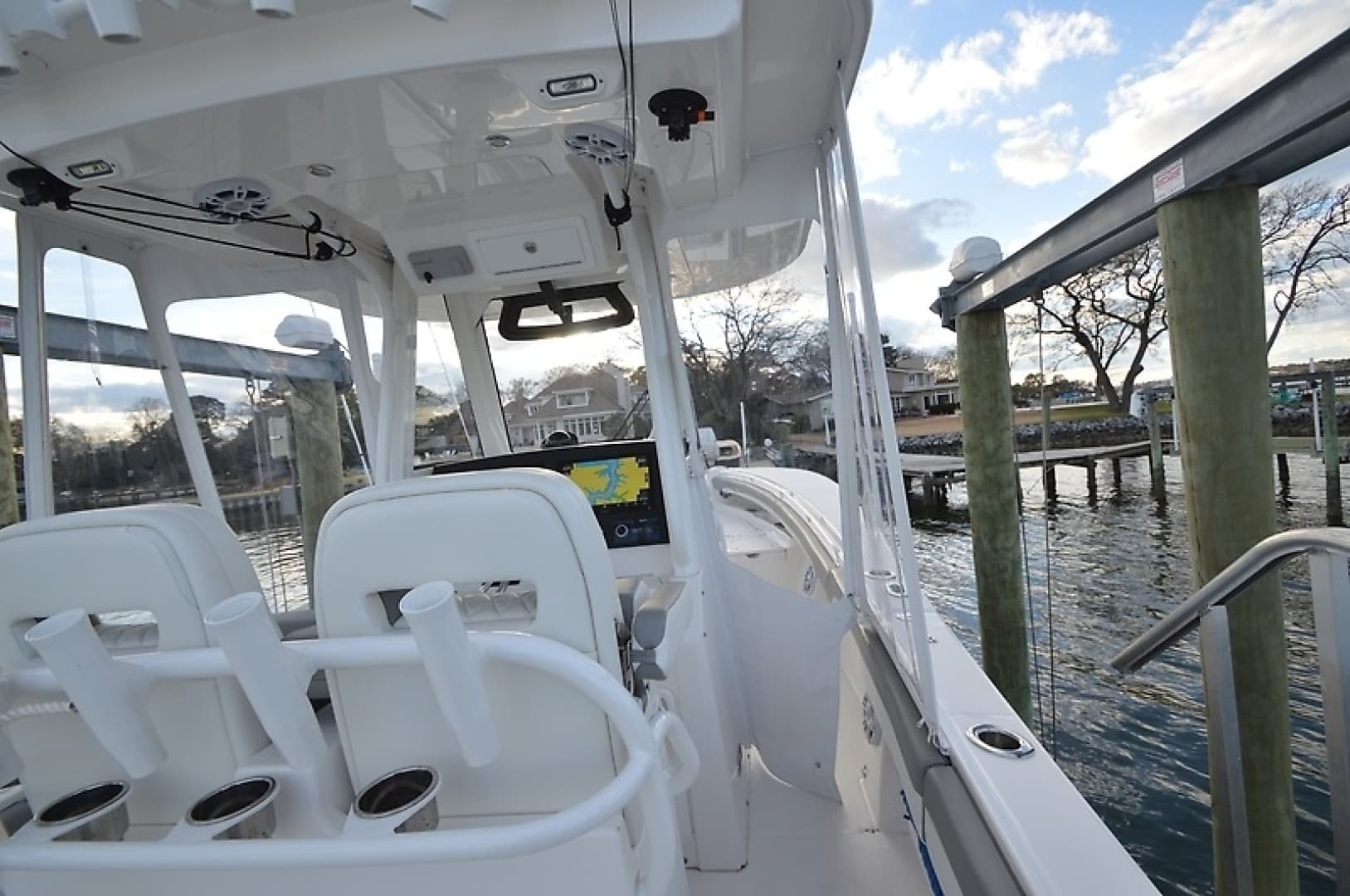 2024 Regulator 28 FS - Image 18