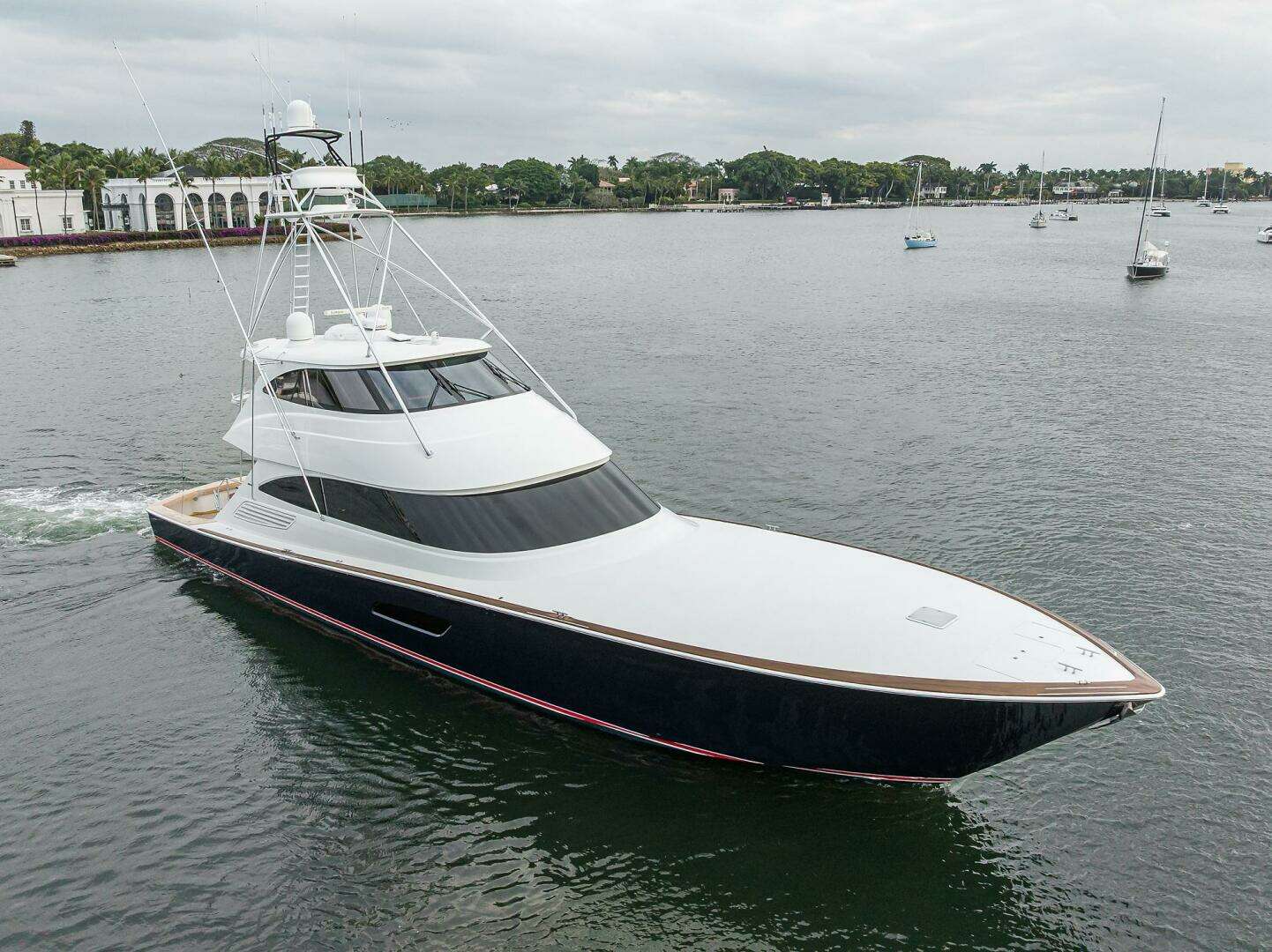 2017 Viking 92 Enclosed Bridge - Image 2