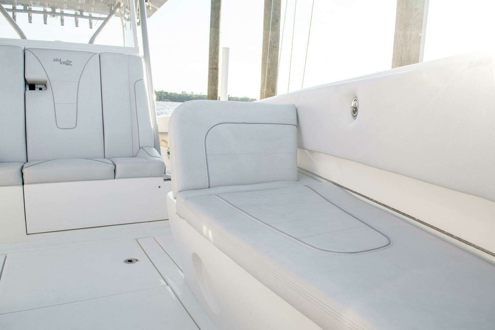 2021 SeaVee 370Z - Image 17