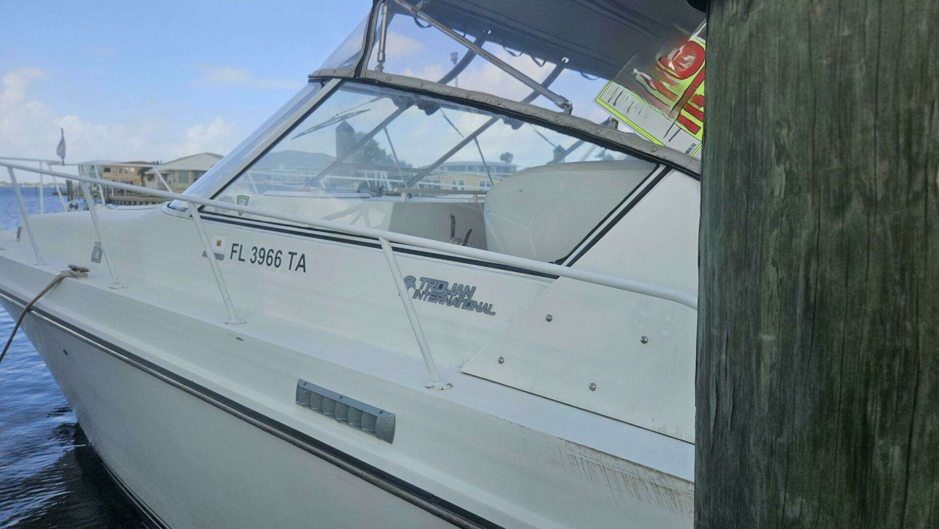 1990 Trojan 11M Express - Image 44