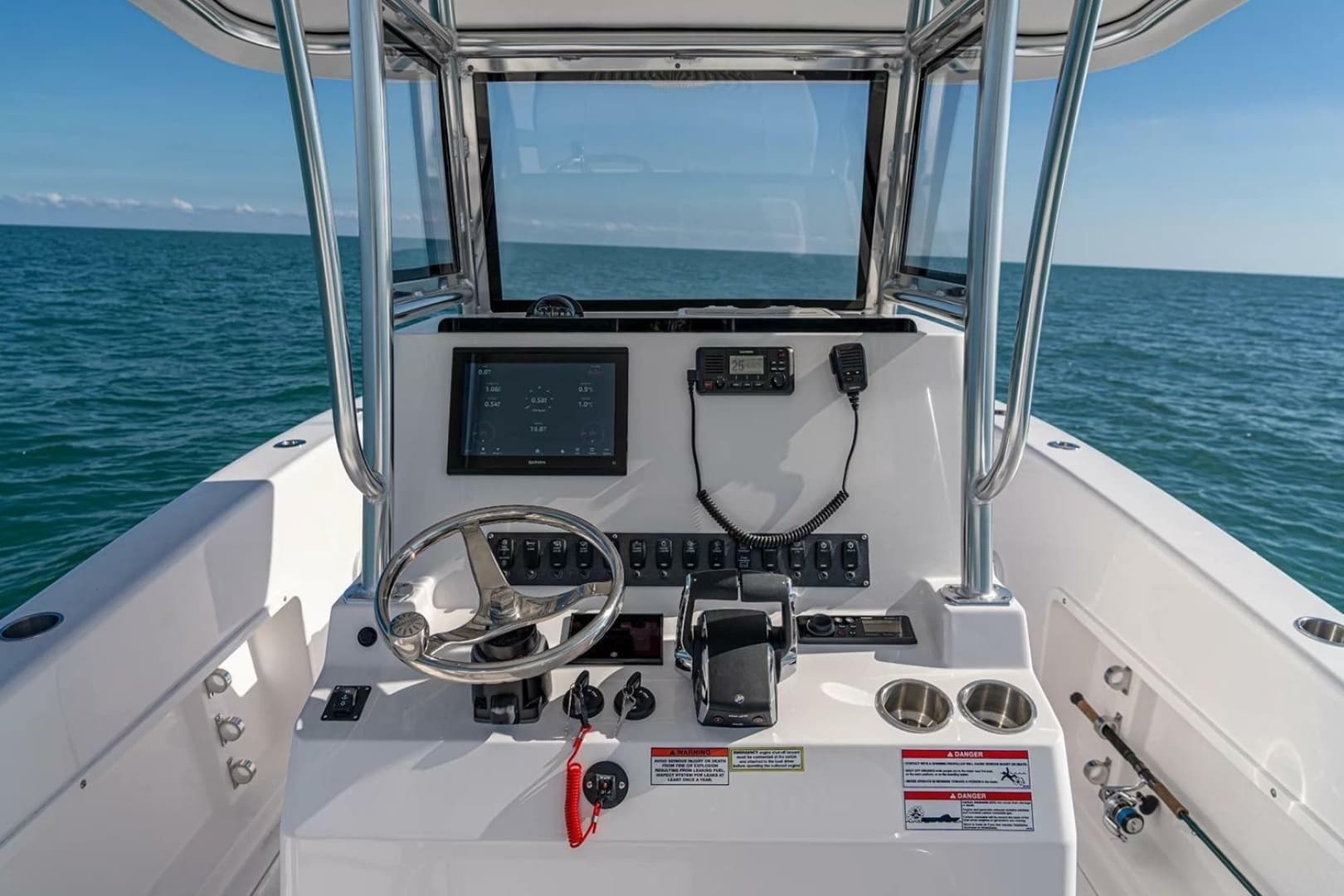 2026 Twin Vee 260 STX CC - Image 13