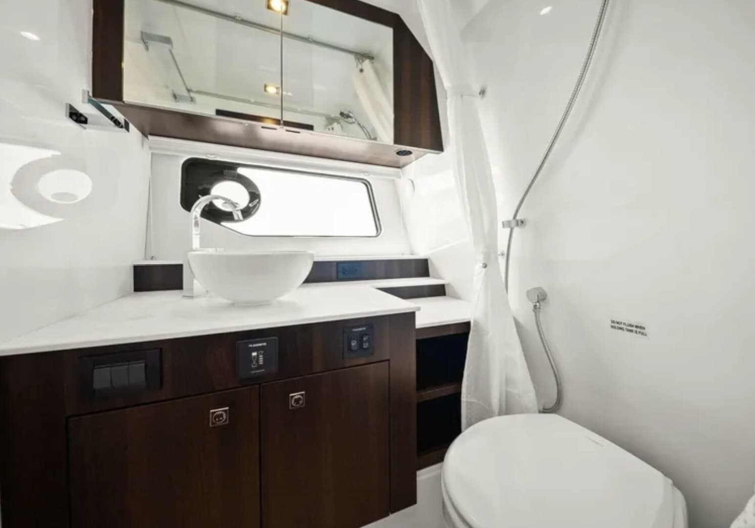 2024 Cruisers Yachts 42 GLS OB - Image 30