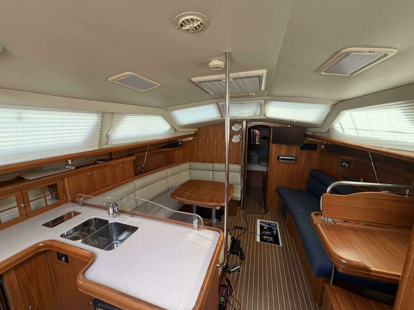 2003 Hunter — - Image 39
