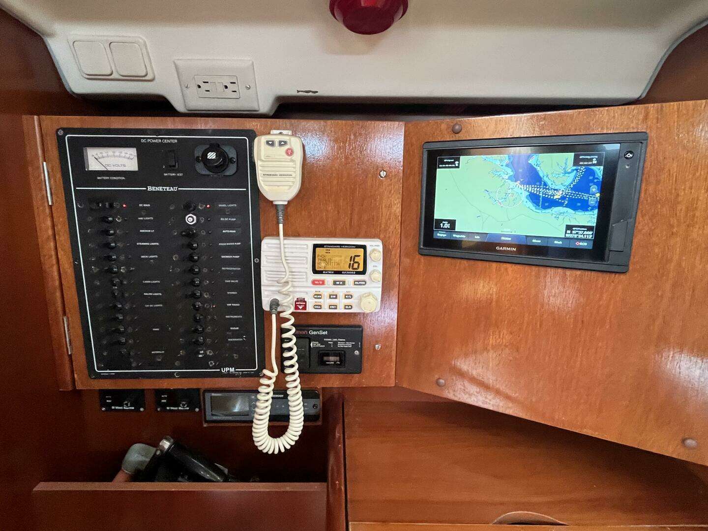 2005 Beneteau 423 - Image 21