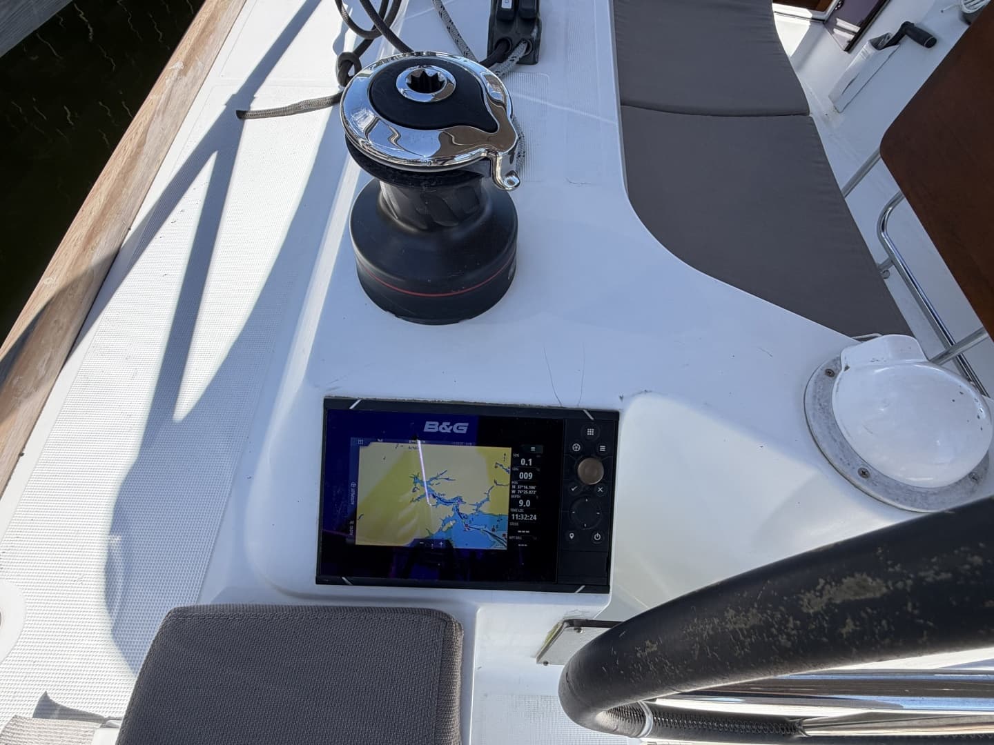 2015 Jeanneau 349 - Image 22