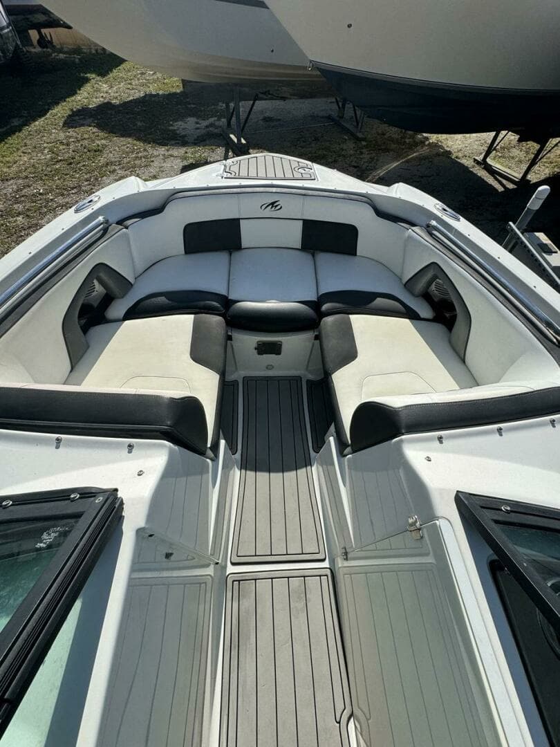 2020 Monterey M45 - Image 10