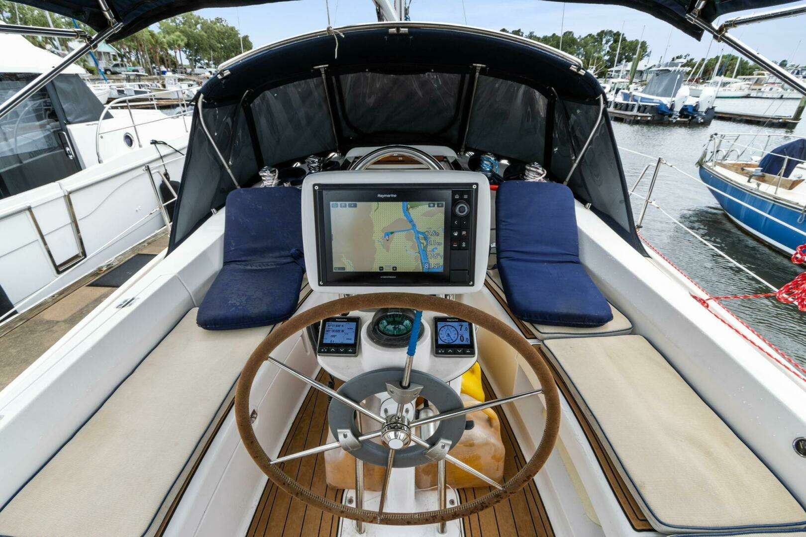 2003 Hunter 356 - Image 20