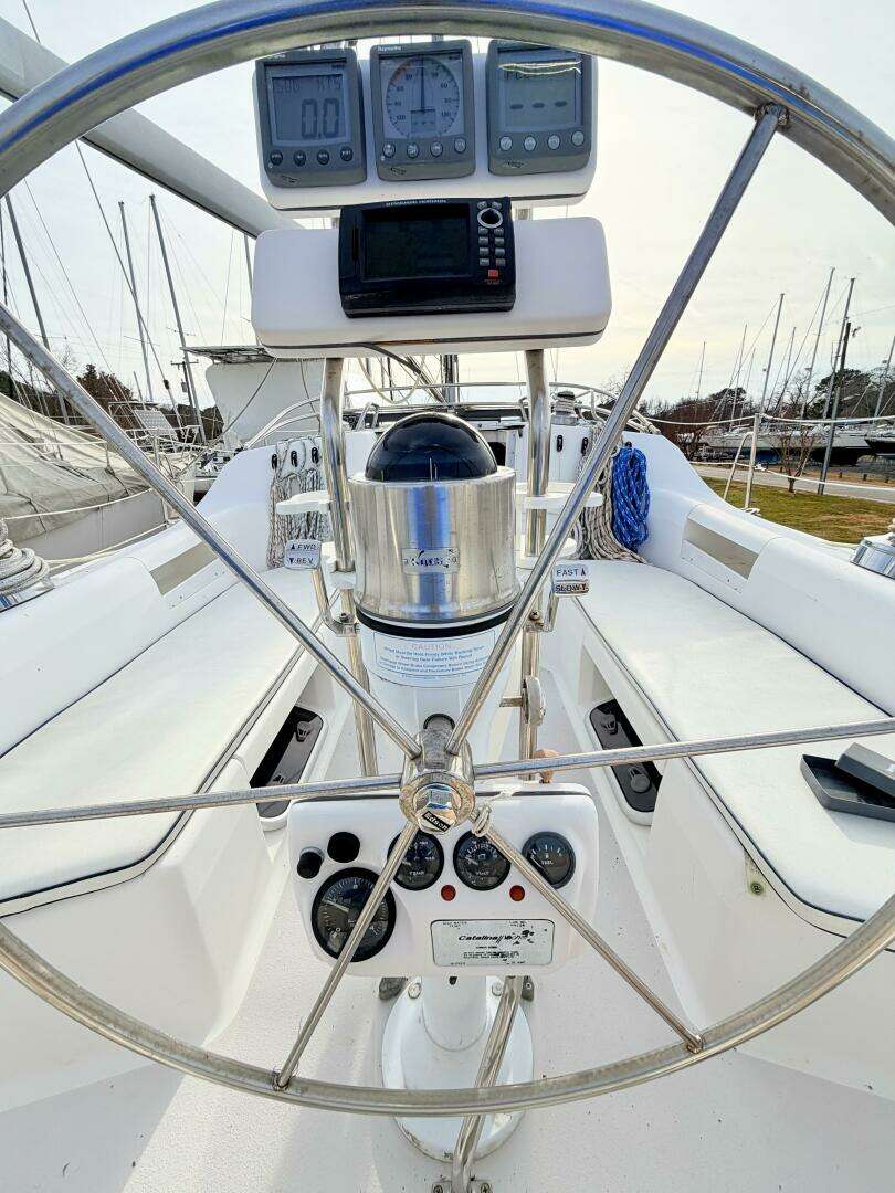 2001 Catalina 380 - Image 16