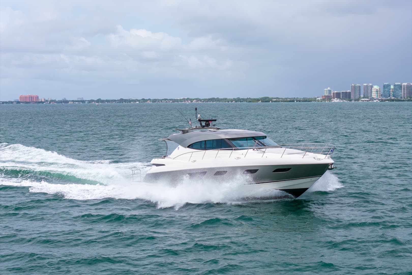 2024 Riviera 6000 SPORT YACHT - Image 20
