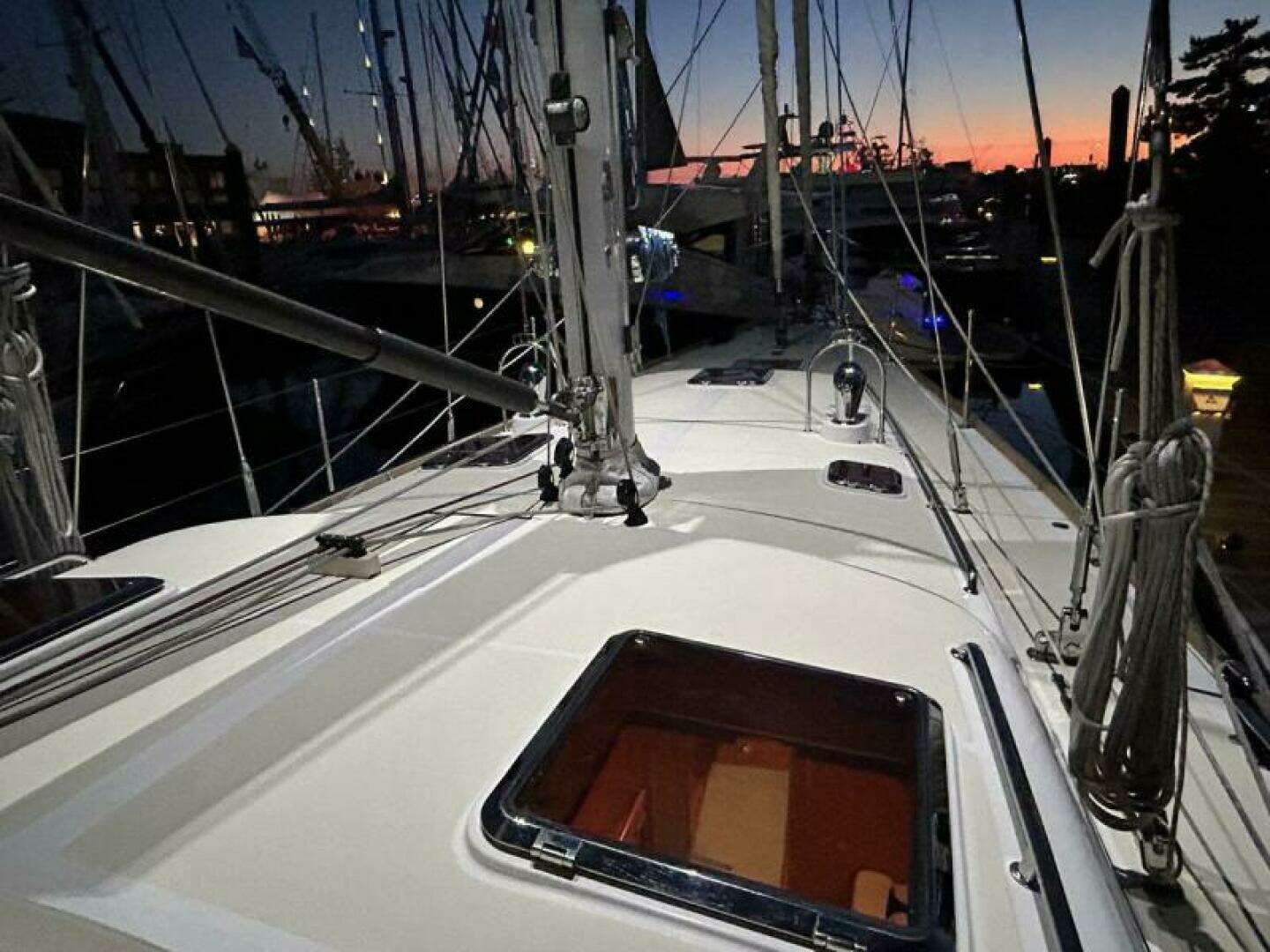 2011 Hylas 70 - Image 10