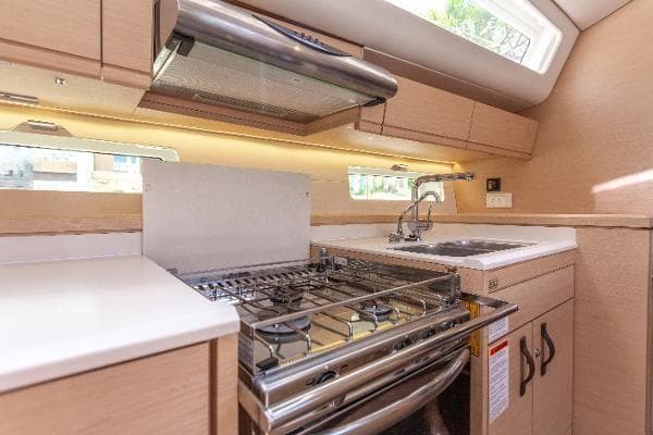 2017 Jeanneau Yachts 54 - Stove