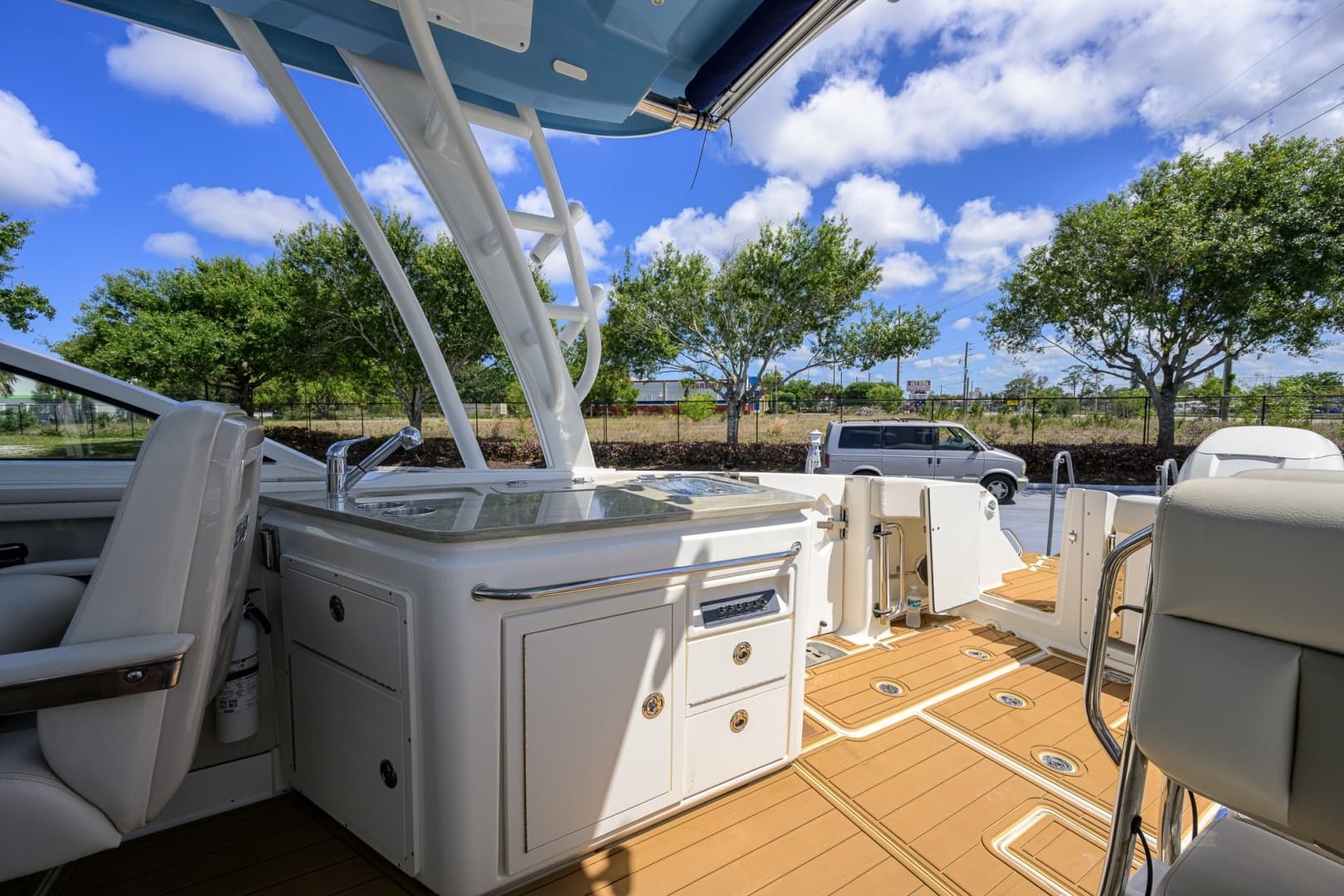 2023 Boston Whaler Vantage - Image 34