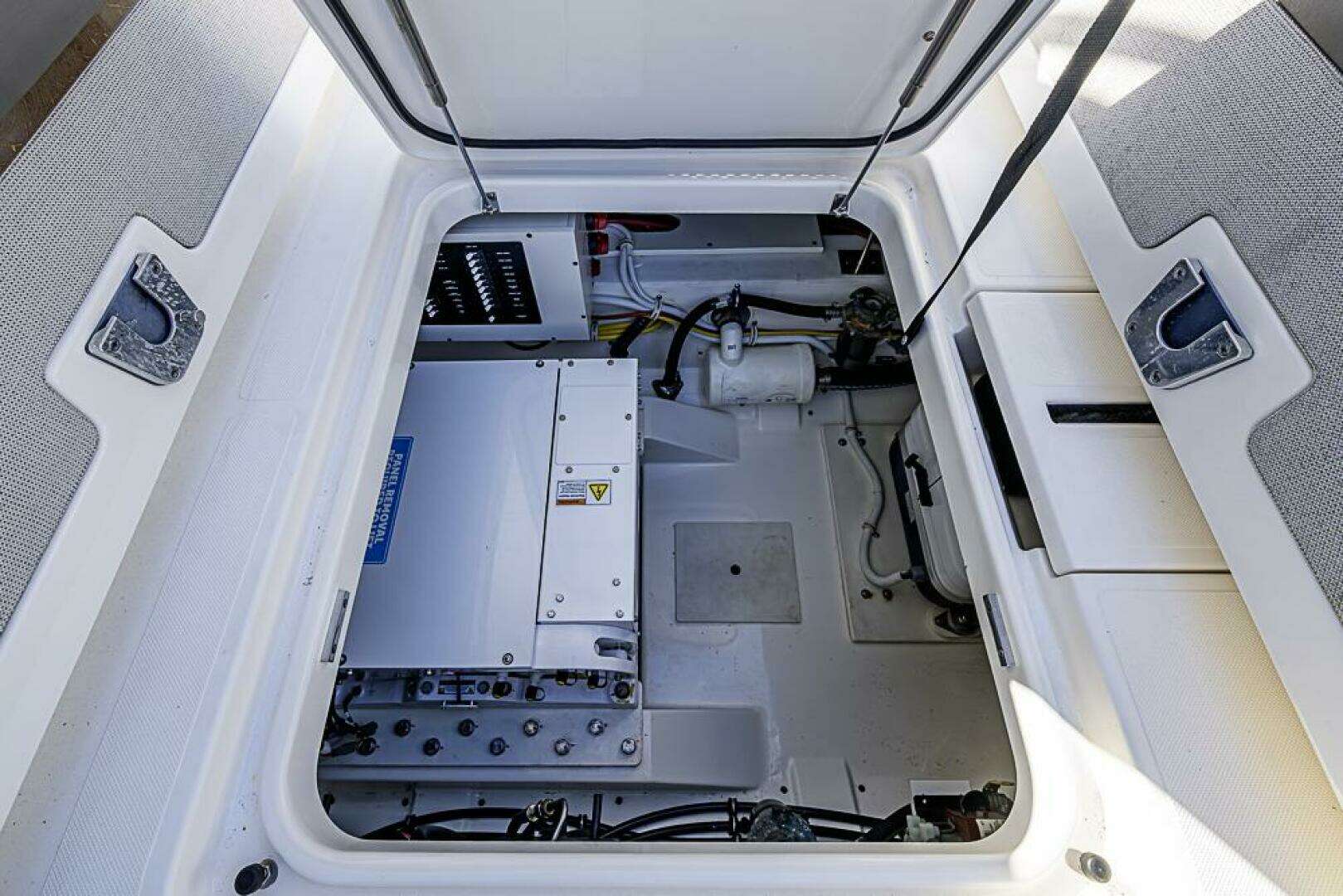 2023 Tiara Yachts 34LS - Image 25