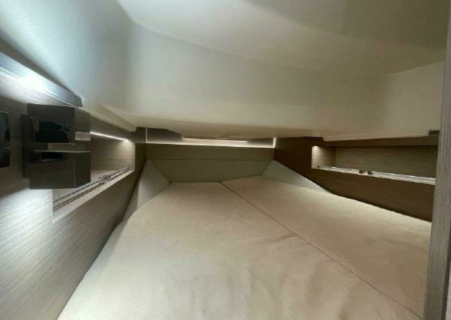 2023 Fjord 38 xpress - Image 11