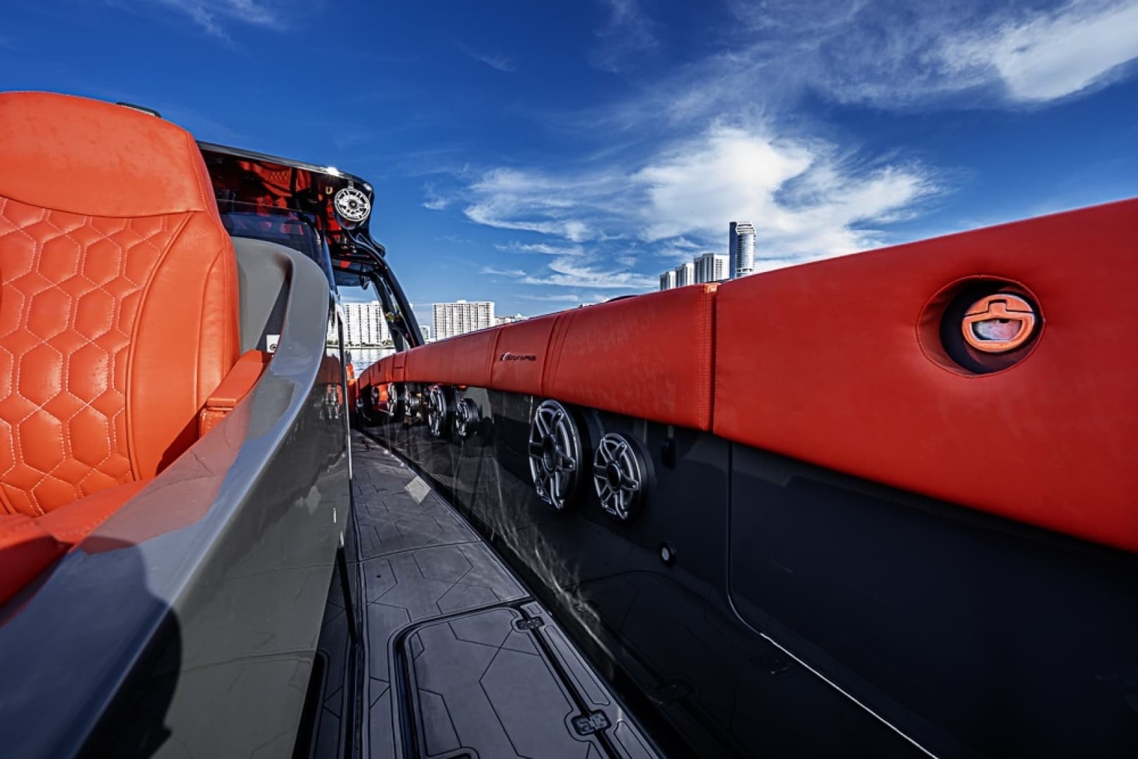 2021 Midnight Express Solstice - Image 34