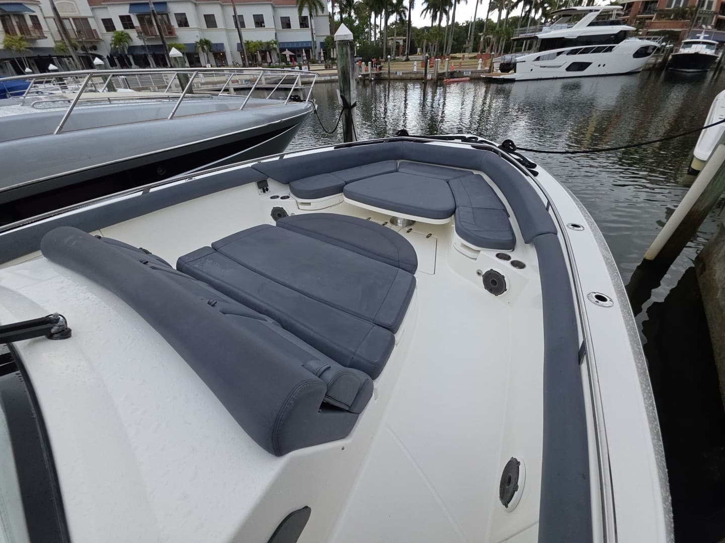 2021 Boston Whaler 420 Outrage - Image 37