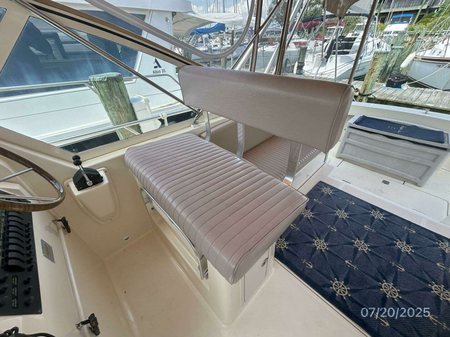 2006 Mainship Pilot - Image 26