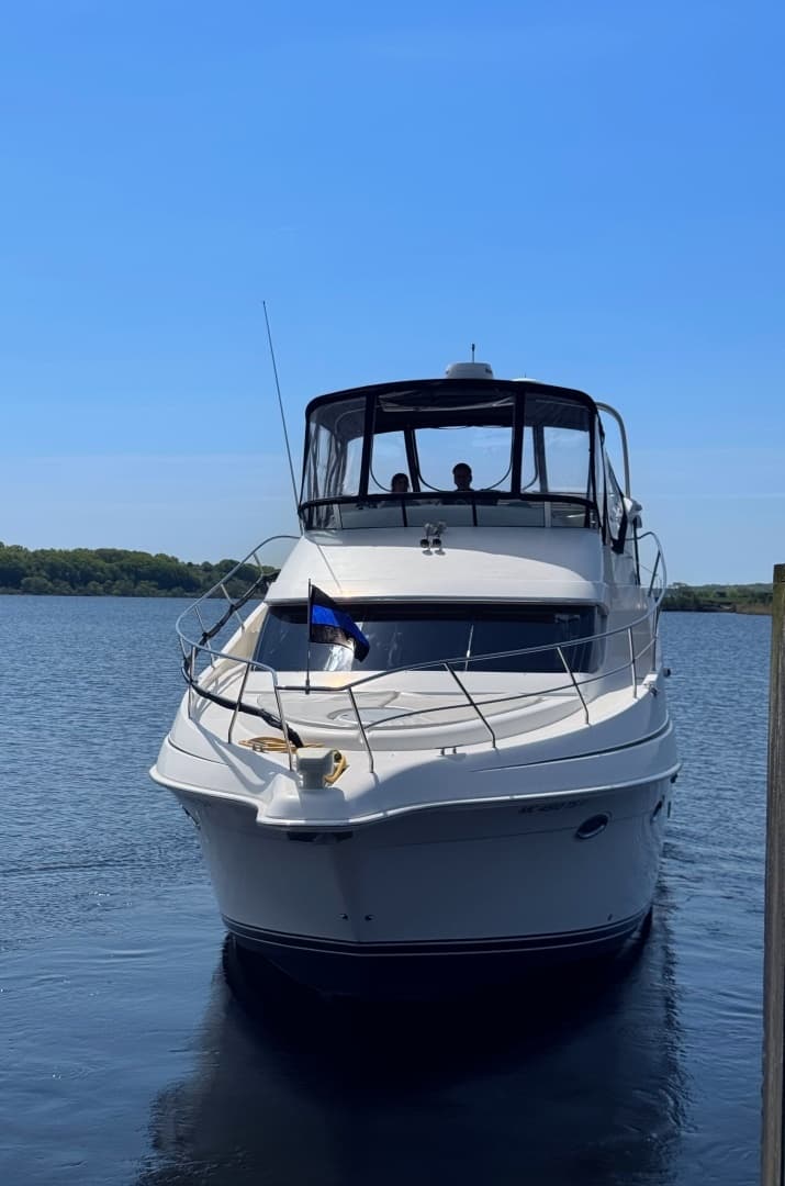 2002 Silverton 39 Motor Yacht - Image 3