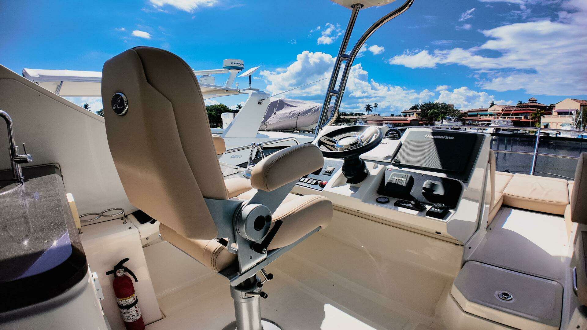 2016 Sea Ray L590 Fly - Image 23