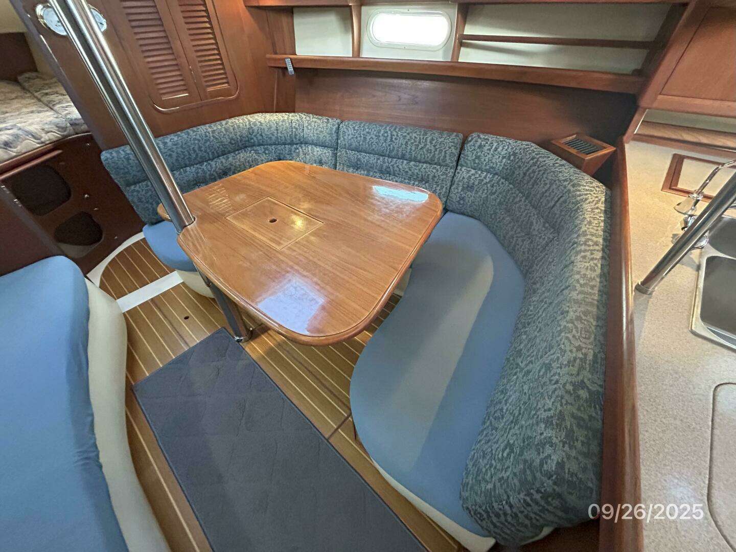 1998 Hunter 376 - Image 49