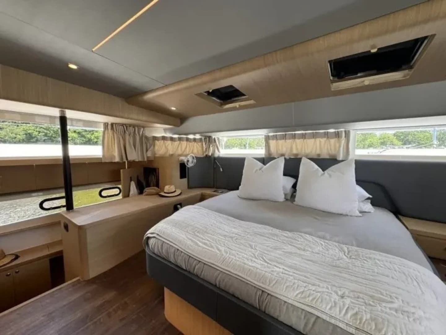 2024 Aquila 54 YACHT - Image 23