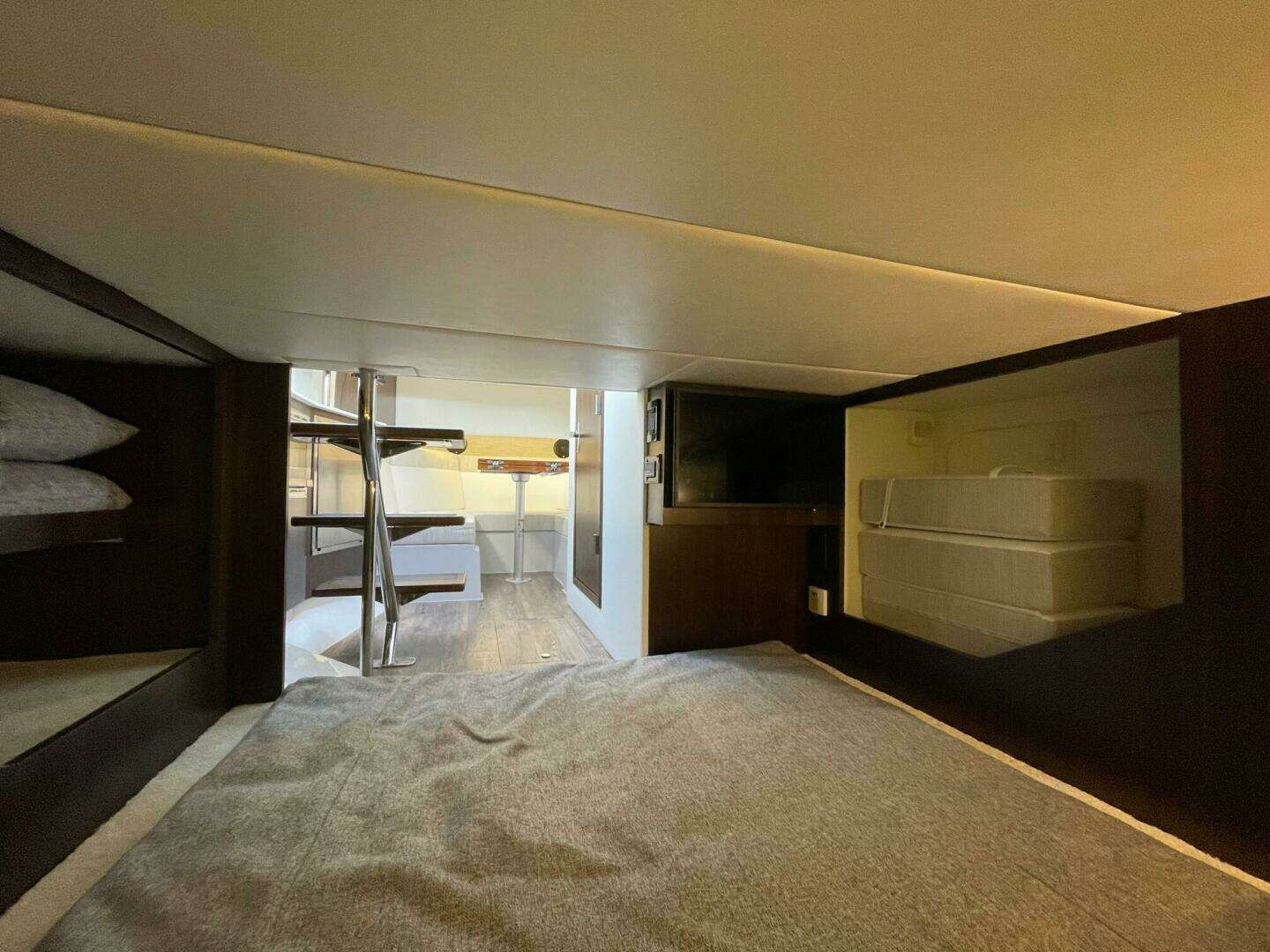 2023 Cruisers Yachts 38 GLS - Image 21