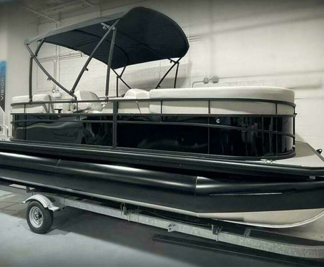 2024 Vision WX Tritoon - Image 5