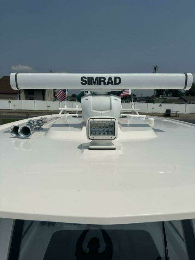 2023 Robalo R360 - Image 27