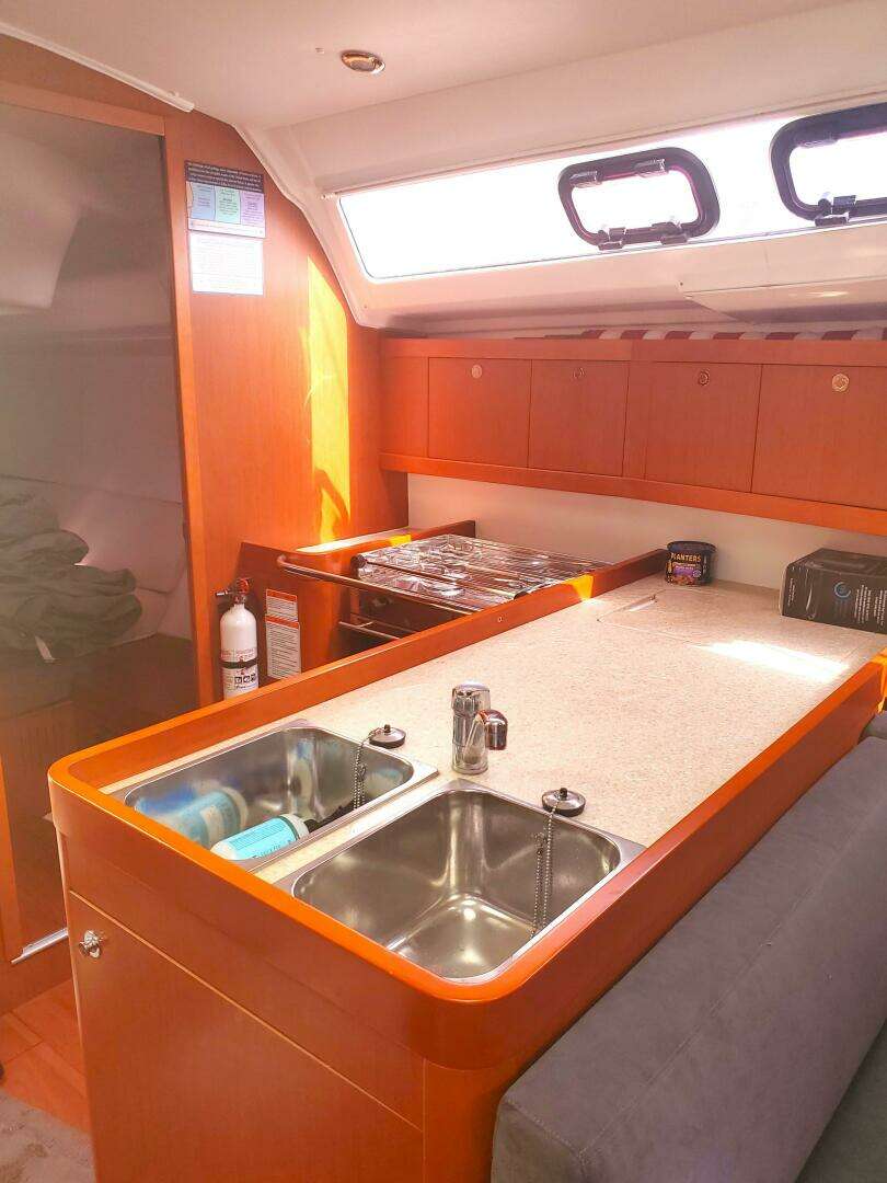 2015 Beneteau Oceanis - Image 24