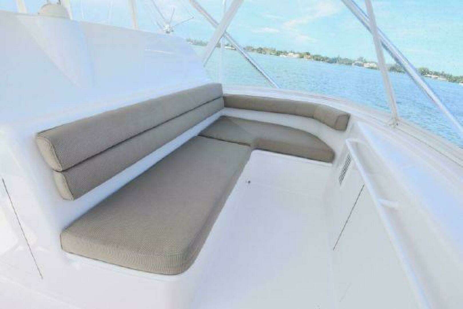 2013 Hatteras GT54 - Image 10