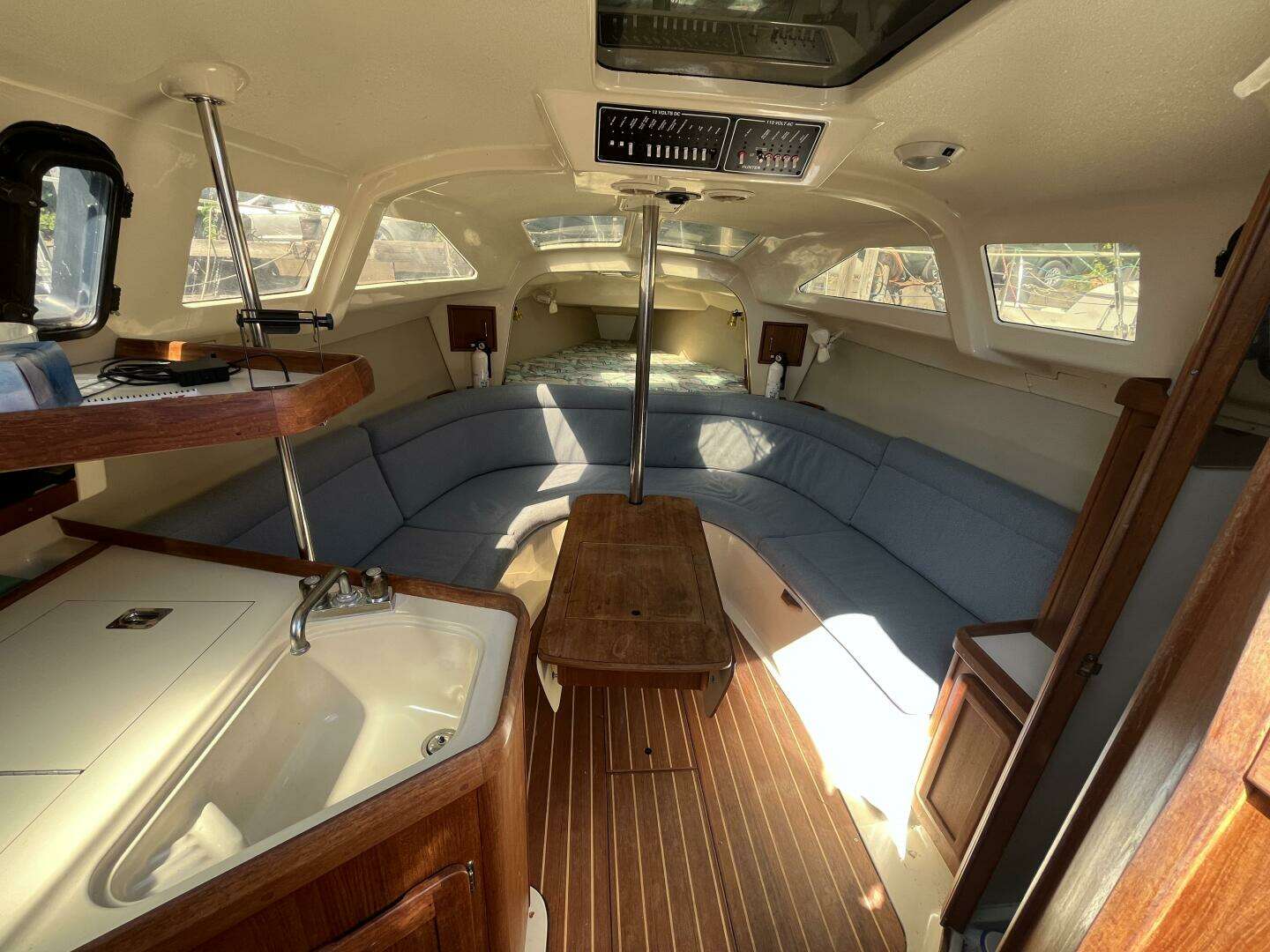 1994 Hunter 29.5 - Image 22