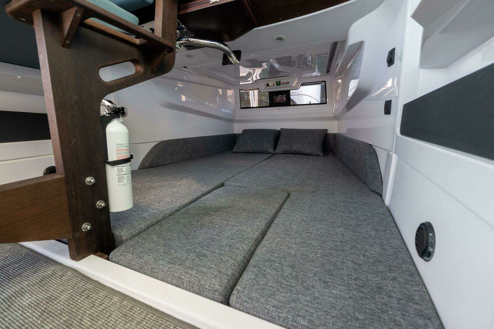 2026 Axopar Cross Cabin - Image 24