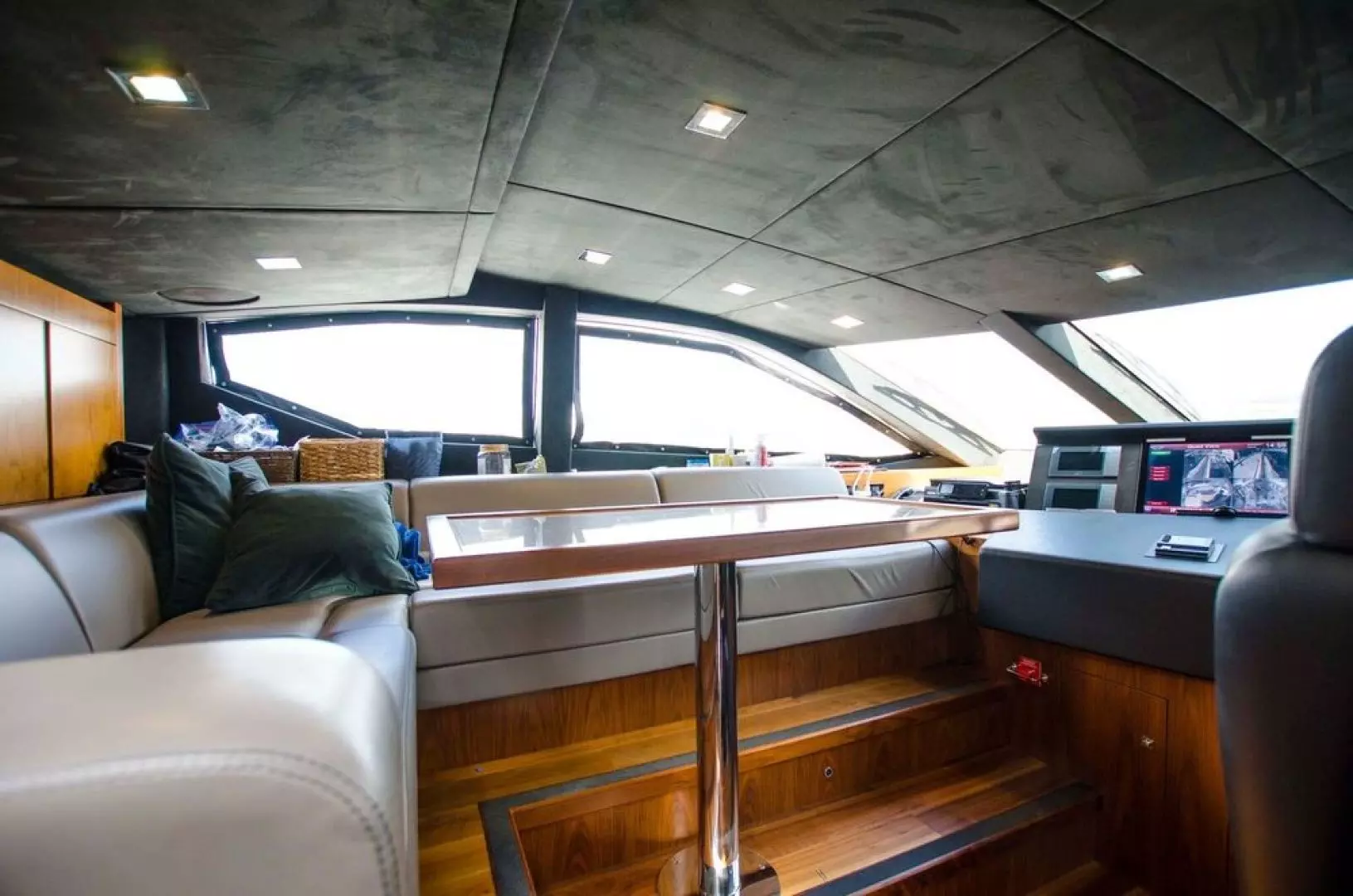 2015 Sunseeker Sport Yacht - Image 12