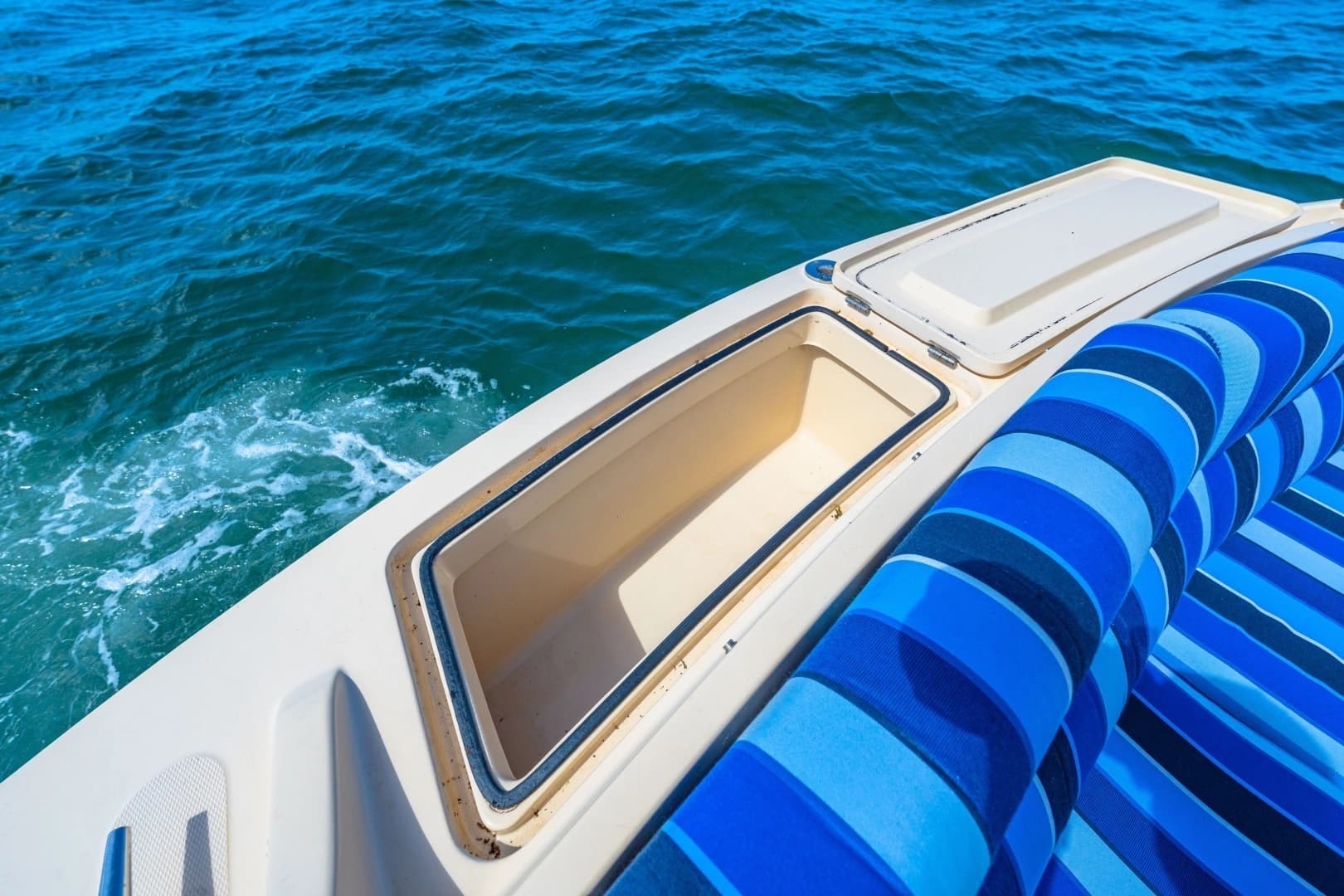 1998 Hinckley Picnic Boat 36 - Image 19
