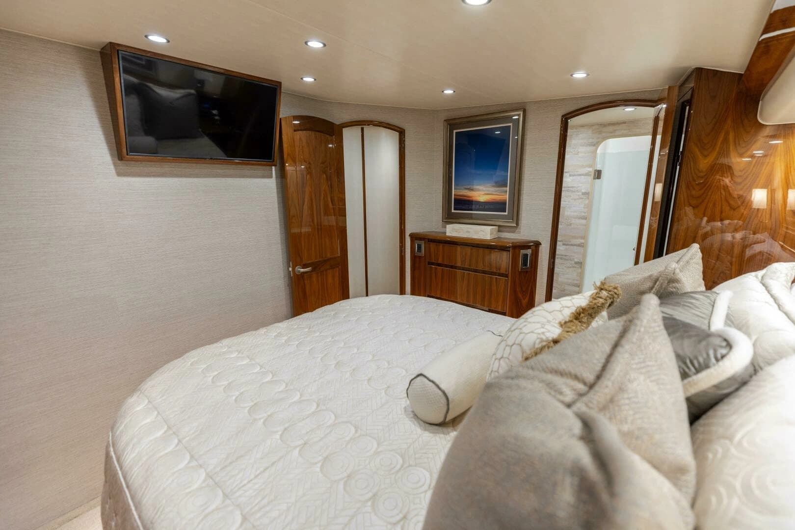 2018 Viking 62 Convertible - Image 14
