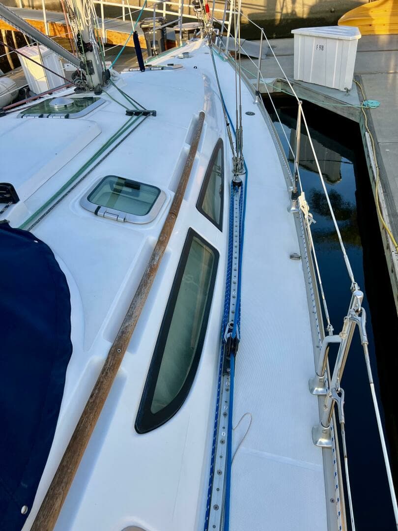 2005 Jeanneau Sun Odyssey 35 - Image 17