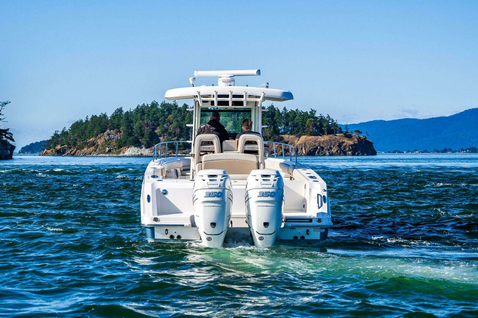 2017 Boston Whaler 330 Outrage - Image 10