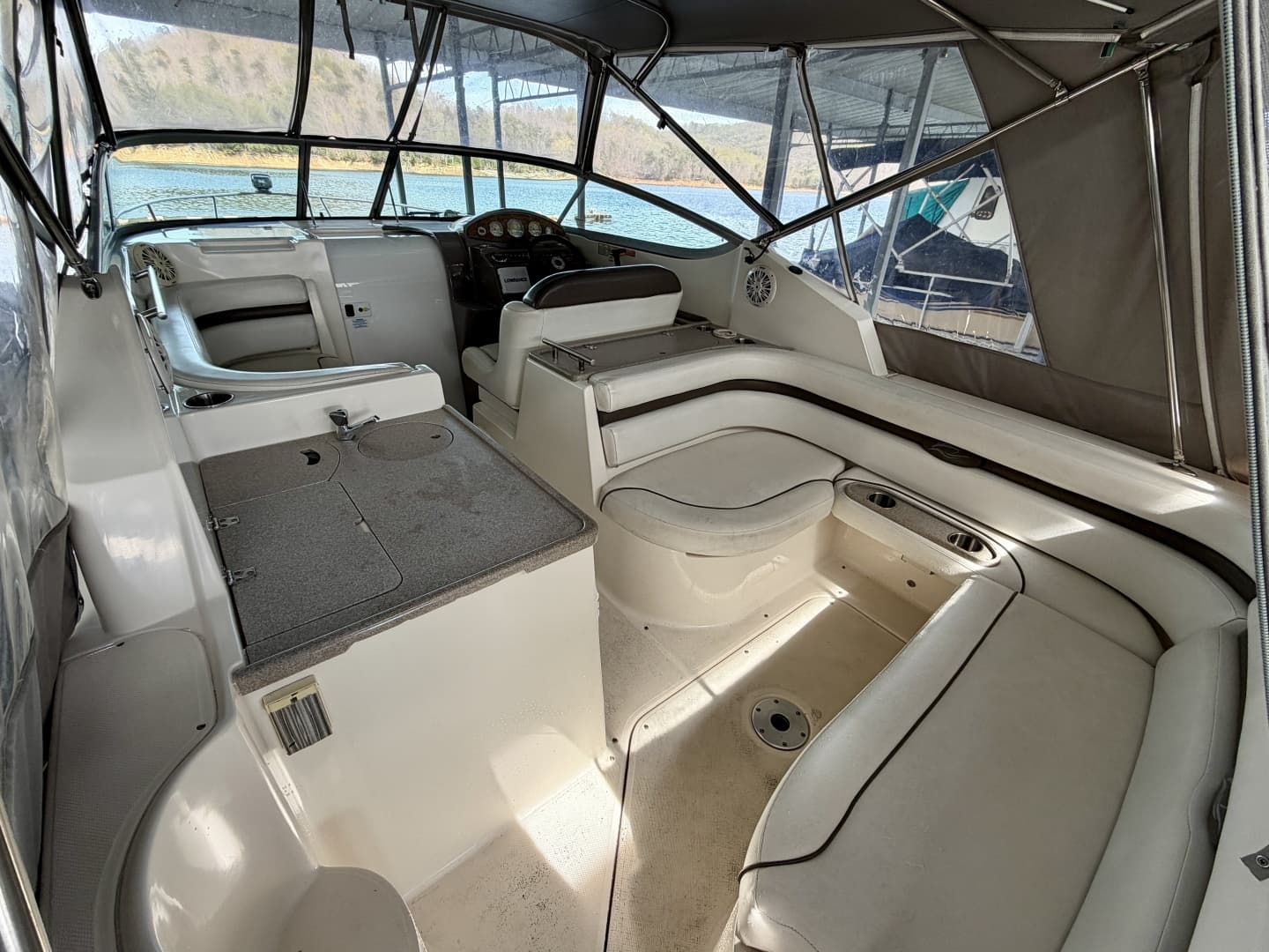 2008 Rinker 280 Express Cruiser - Image 17