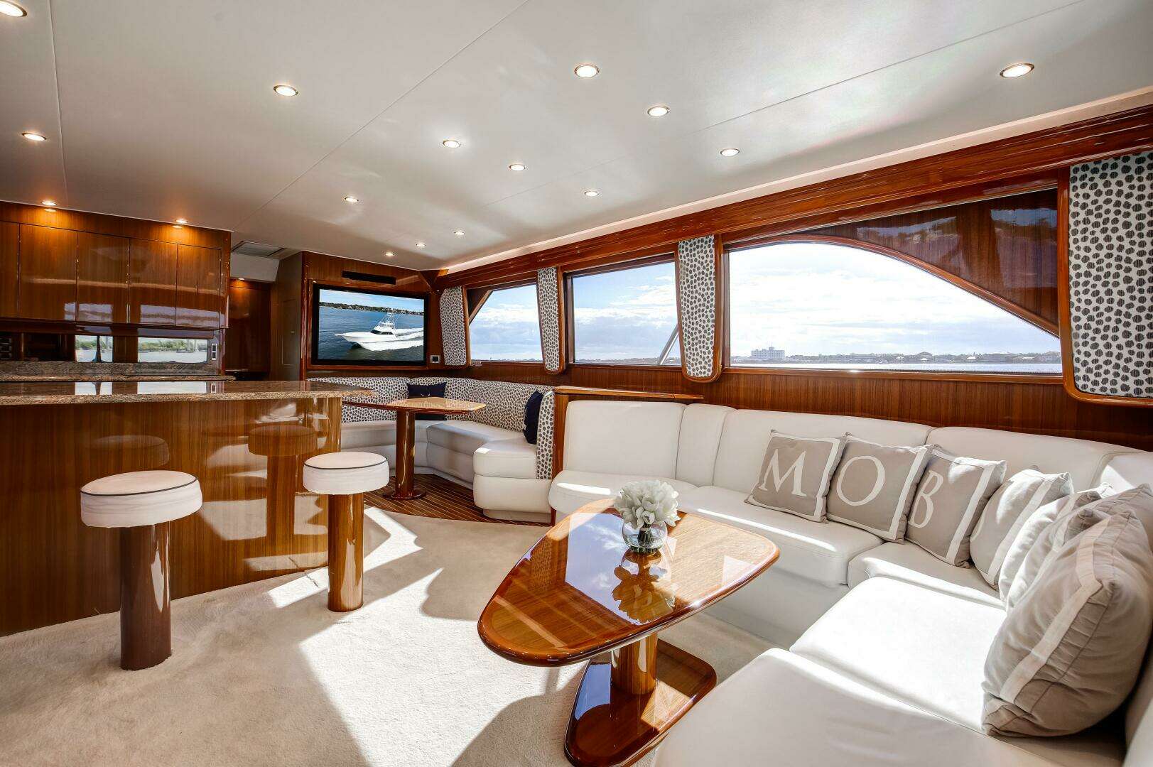 2007 Viking 68 Convertible - Image 4