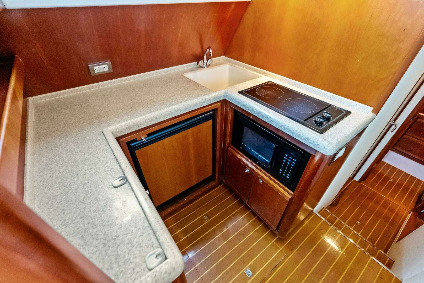 2006 Bertram Convertible - Image 36