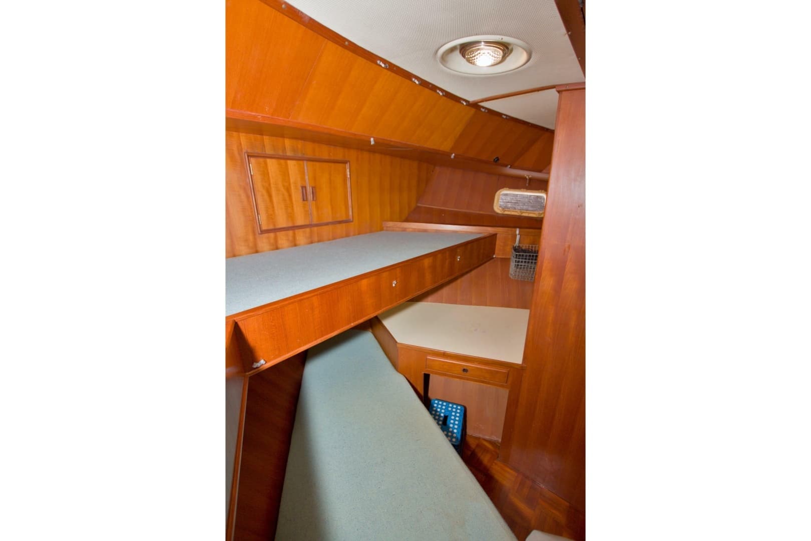 1984 Present Yachts 42 Sundeck - Image 44